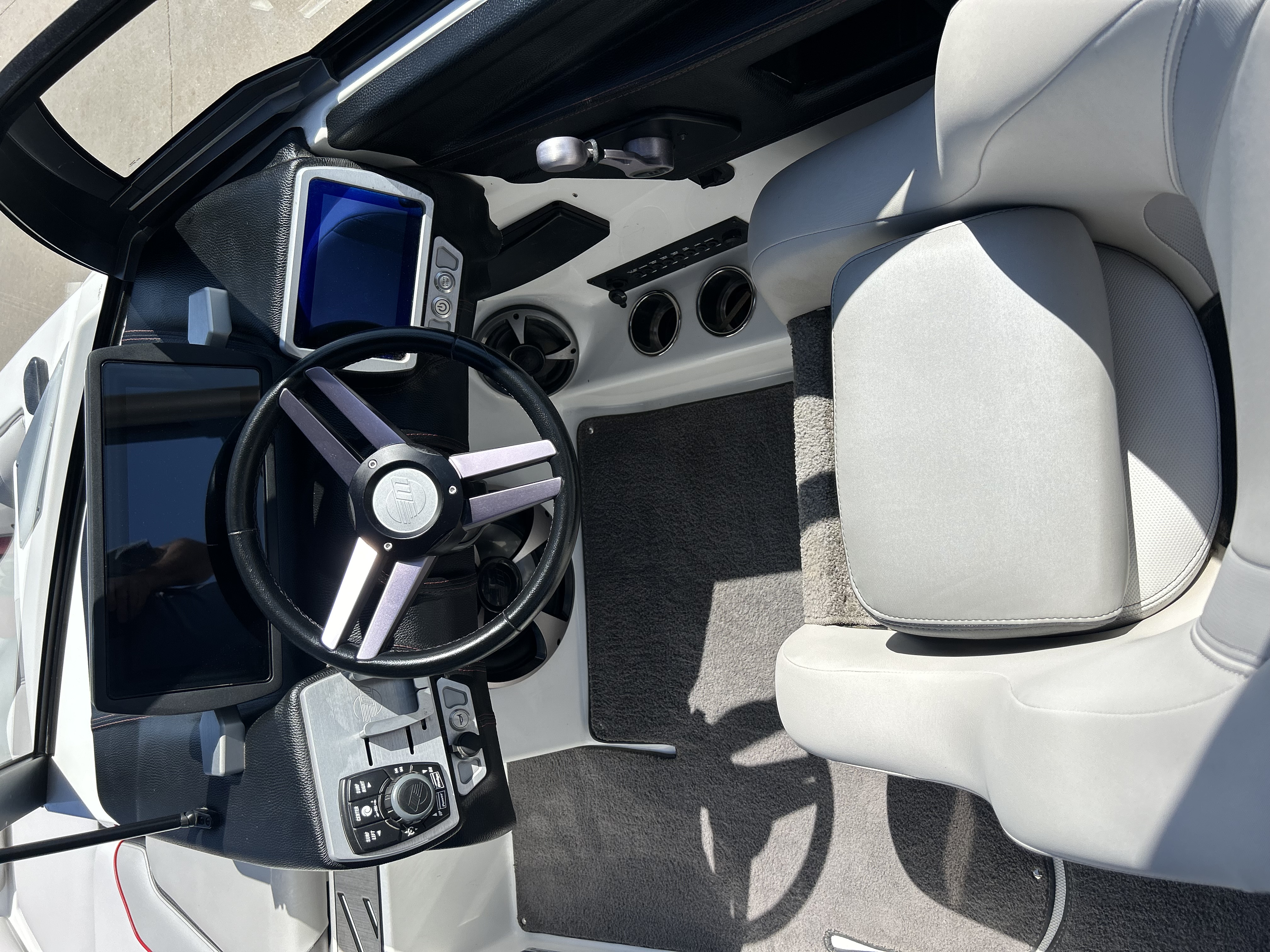 2017 Malibu 21 VLX Icon